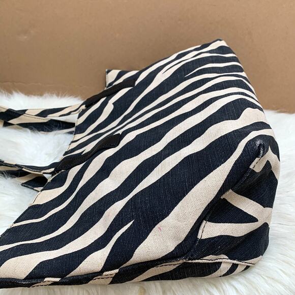MICHAEL KORS X-Large Black/White Zebra Pattern Canvas Beach Tote Leather Trim - Picture 5 of 16